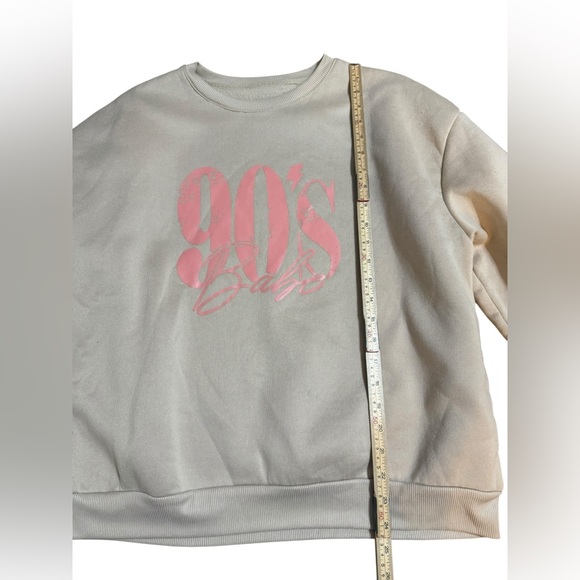 90’s Babe Graphic Sweatshirt Beige Pink Retro Pullover Sz L Y2K Cozy Oversized - Picture 7 of 7